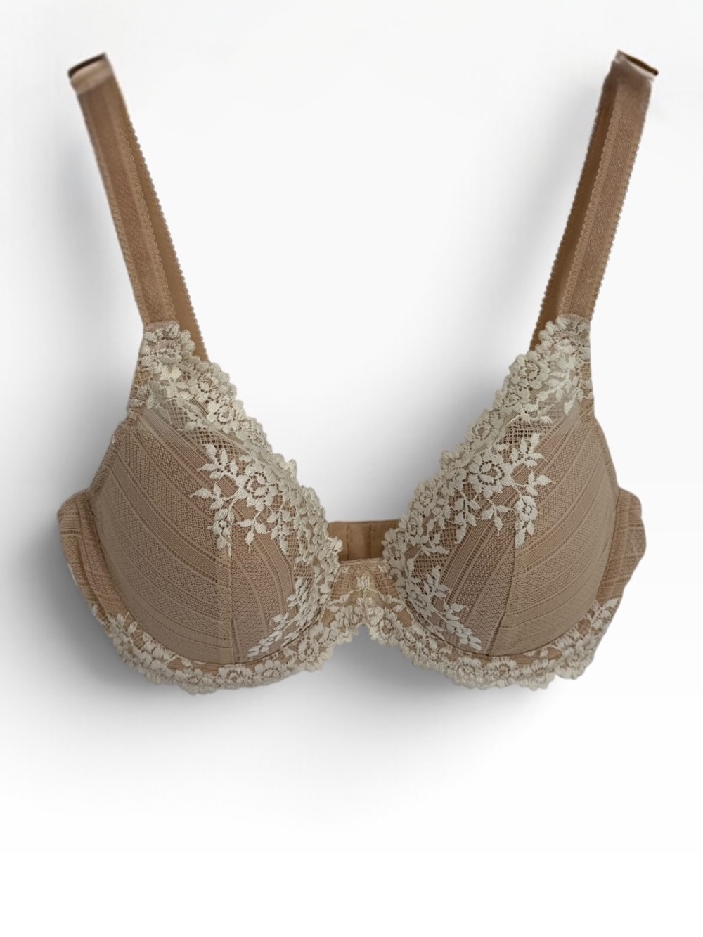 Wacoal Women's Size 36 C Embrace Lace Plunge Contour Bra Tan 853291